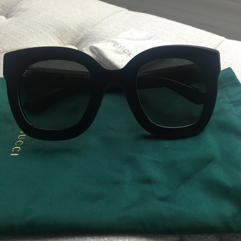 Gucci authentic Sunglasses